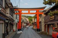 Kyoto_torii.jpg